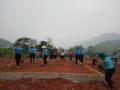 Trường MN Tân Thành phối hợp cùng phụ huynh học sinh tổ chức lao động chuẩn bị cho lễ khởi công điểm trường Bản Cưởm