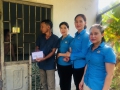 Trường MN Tân Thành tổ chức thăm hỏi gia đình có hoàn cảnh khó khăn